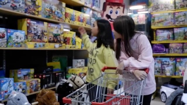 ЧТО ПОДАРИТЬ БРАТУ? | Идеи подарков для брата | GIVE A GIFT вместе с Анелей и Миланой смотреть онлайн