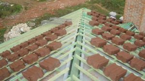 Монтаж кровли и укладка натуральной черепицы