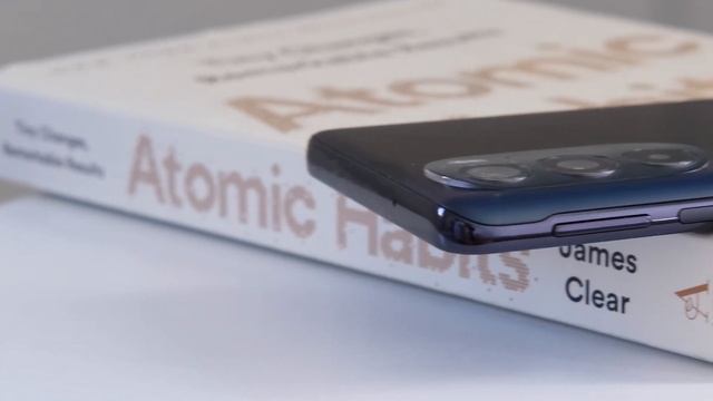 Moto Edge 30 Pro Unboxing and Hands-on смотреть онлайн