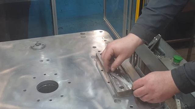 Координатно-клепальные машины с ЧПУ-6 смотреть онлайн