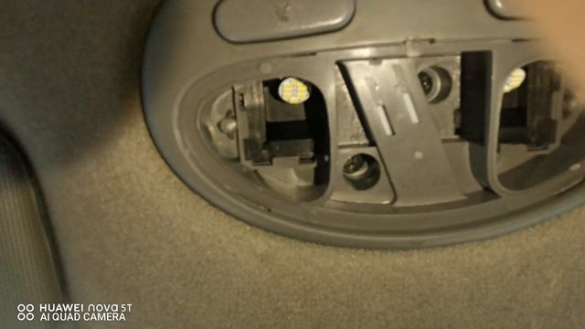Demontare plafoniera fata Chevrolet Lacetti. смотреть онлайн