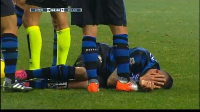 Zlatan Knocks Materazzi ( Inter - Milan 2010-11-14 )