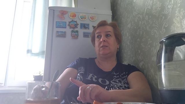...... А обед по расписанию 🍲 смотреть онлайн