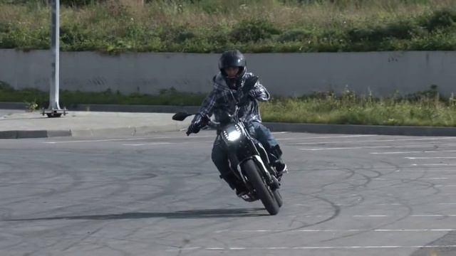 Voge 300AC Stunt смотреть онлайн