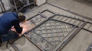 Шикарные Ворота с калиткой внутри.(подробная сборка) Кованые ворота своими руками