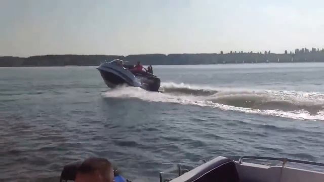 Cobra 2050ob Elegance под мотором 225 Evinrude