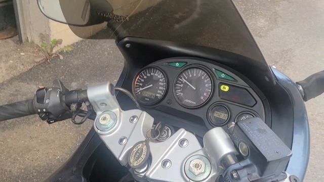 2000 Suzuki GSX750F Katana смотреть онлайн