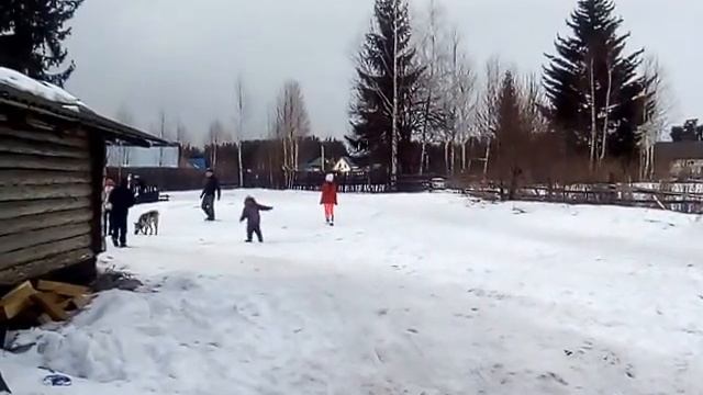 VLOG учим мелких кататься на буране! Вы так неумеете как они! :)