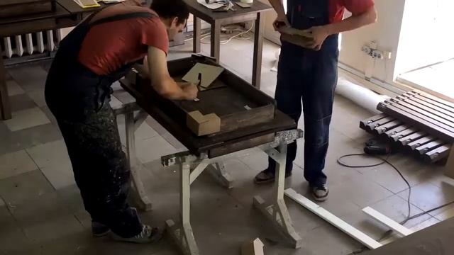 Приоткрывает занавес мастерской. Как упаковать мебель для отправки в другой город смотреть онлайн