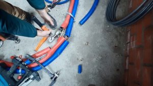 Монтаж труб для радиатора