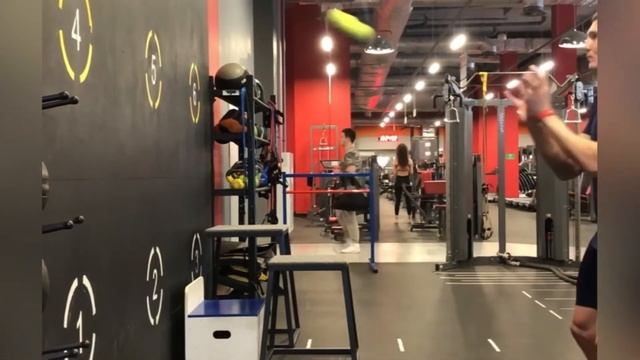 Тескао! Какие упражнения с теннисными мячами лучше для начинающих!