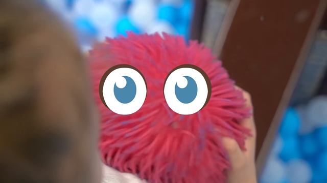 Маленькая Вера vlog - Игры и развлечения с мячиком смотреть онлайн