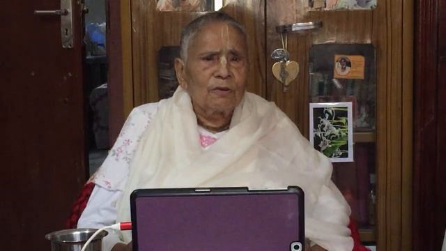 Шри НДП: Годрумадвипа, 2. Слава Махавендра Пури / Шримати Ума Диди (15 марта 2022, Вриндаван) смотреть онлайн