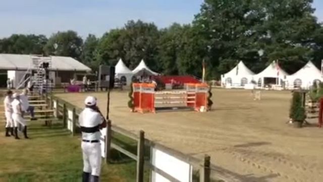 Chapeau. 2 phases 1.30 смотреть онлайн