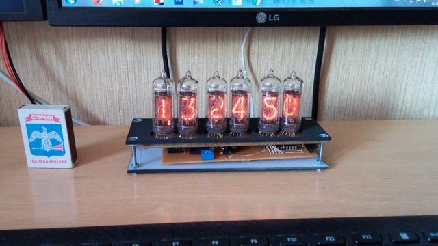 Nixie clock with IN-14 | Неоновые часы на ИН-14 смотреть онлайн