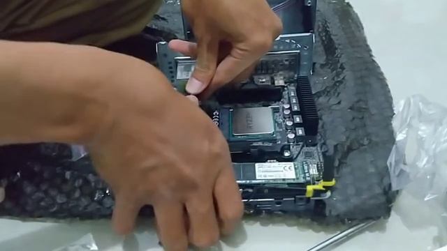 ASRock X300 Ryzen 5 3400G Build (Indonesia) смотреть онлайн