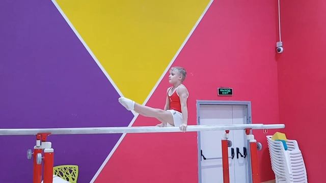 Спортивная гимнастика. Брусья. 1 юношеский разряд. Кирилл 7 лет. смотреть онлайн