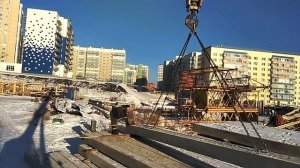 КРАНОВЩИК-БАШЕННИК УПРАВЛЯЕТ АВТОКРАНОМ / УЧИМСЯ ВМЕСТЕ