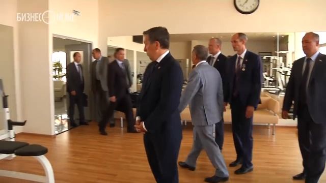 Рустам Минниханов открыл памятник на первой скважине в Бавлинском районе смотреть онлайн