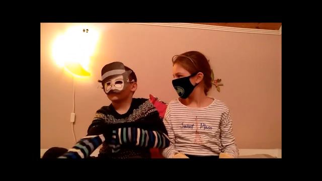 Crazy In Quarantine. Почему без масок? Держитесь там...