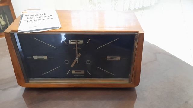 Настольные часы Янтарь с боем смотреть онлайн