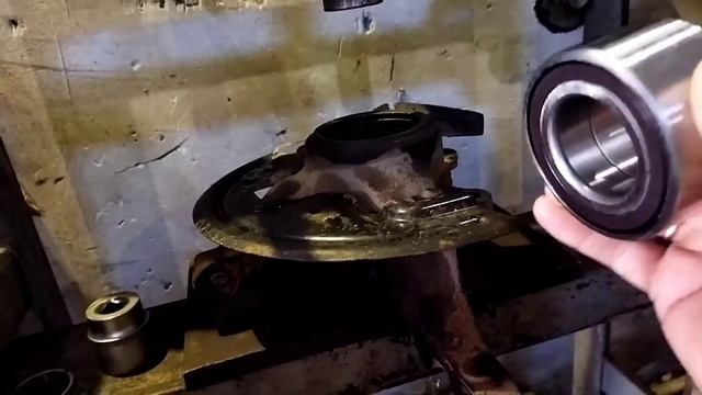Замена переднего ступичного подшипника Ларгус, Логан смотреть онлайн