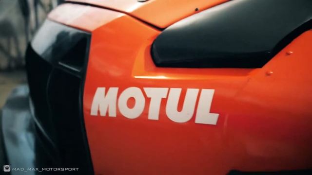 Nissan GTR (самая быстрая машина в мире в кольцевых гонках).