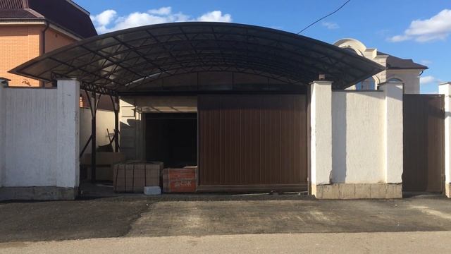 Уличные откатные ворота с полотном из сендвич панелей | promat-a.kz смотреть онлайн