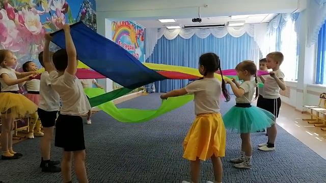 Танец с полотнами "Ярмарка" смотреть онлайн