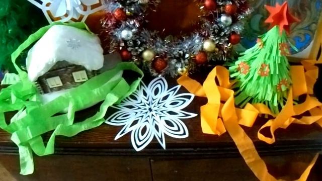 Выставка поделок "Мастерская Деда Мороза" в Большещербиничской сельской библиотеке смотреть онлайн