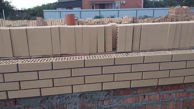 Кладка кирпича день 3. смотреть онлайн