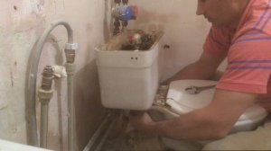 Как снять бачок с унитаза и подобрать другой