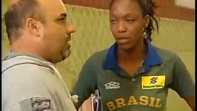 ATLETA DE VOLEI STHEFANIE смотреть онлайн