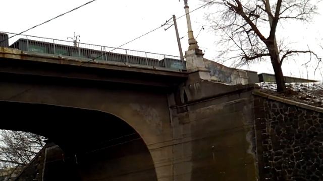 толкач" электровоз вл80 в хвосте грузового поезда перегон Почайна-Борщаговка Вишгородский мост смотреть онлайн