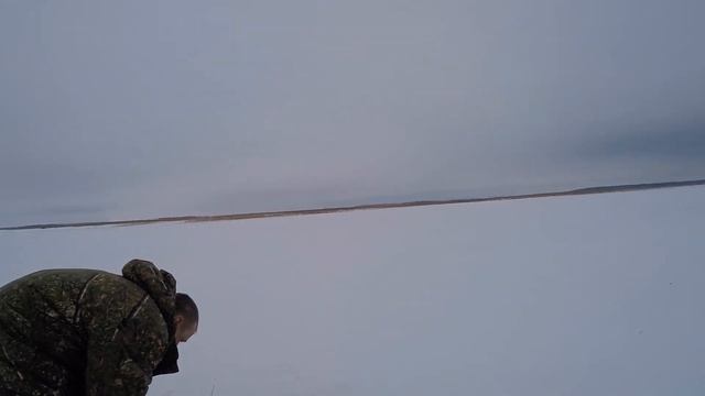 РЫБАЛКА ЗИМОЙ С НОЧЕВКОЙ.ЩУКА СОШЛА С УМА. ПЕРВАЯ РЫБАЛКА 2020 смотреть онлайн