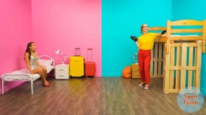 Секретные Домики под Кроватью с Уэнсдей Аддамс | Смешные Моменты от TeenTeam Challenge