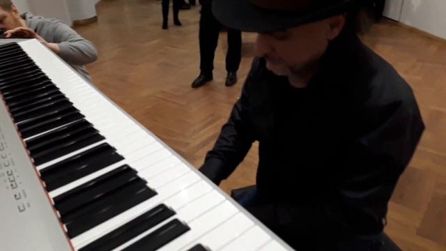 Мини-концерт на открытии выставки с участием дудука и рояля смотреть онлайн