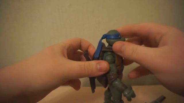 Обзор Teenage Mutant Ninja Turtles Move 1990 Playmates Toys Leonardo Review смотреть онлайн