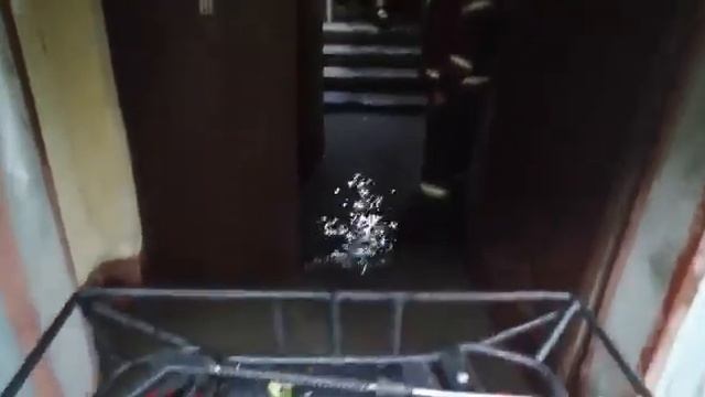 В Ростове затопило жилой дом