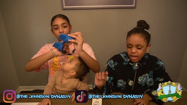 Upside Down Game Challenge! *Don't Try At Home* смотреть онлайн