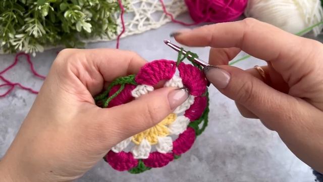 Look what a beauty! The cutest granny square crochet. Crochet смотреть онлайн