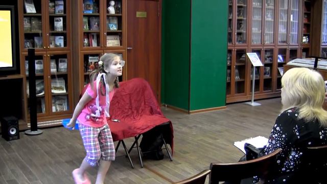 Алиса Бакланова и Дарья Горпинич - Конфетная жрушка (Автор Анна Лукашева)(Басня).mp4 смотреть онлайн