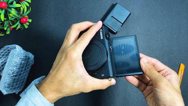 Canon EOS M200 Unboxing - My First Mirrorless 4K Camera смотреть онлайн