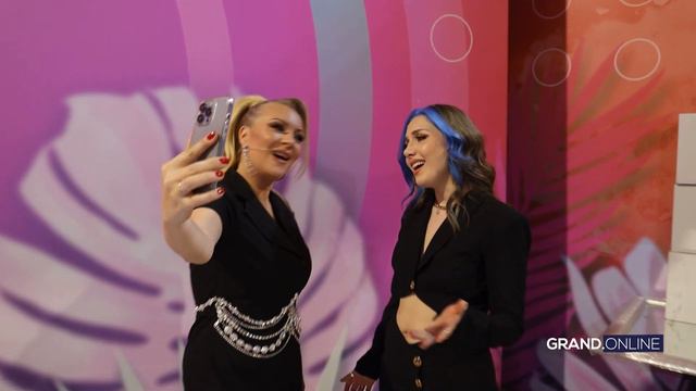 Ivana Selakov i Zorja uživo zapevale, pa pokidale ova dva popularna hita смотреть онлайн