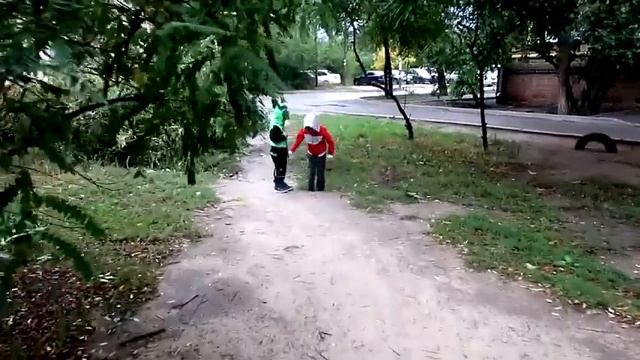vlog ? НАХОДКА ДЛЯ РЕСНИЦ /ЧИСТИМ ГРИБЫ / ПРОГУЛКА У ПОЛИКЛИНИКИ смотреть онлайн