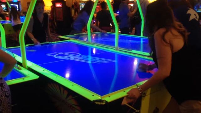 Air hockey battle!!! смотреть онлайн
