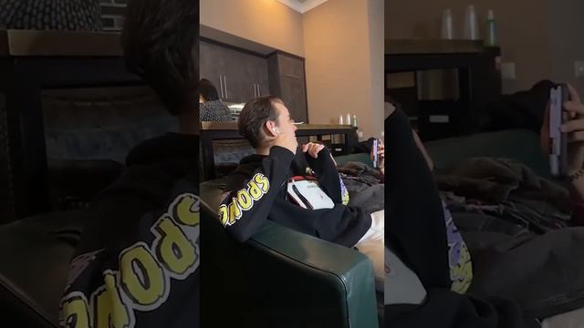 🔘 [#Стрим] • #Иван_Стариков (@ivanstarmusic ) 👱 & @ecolemusic_ 🎵 → #чилят 🤙, #болтают 💬 | 14.10.202