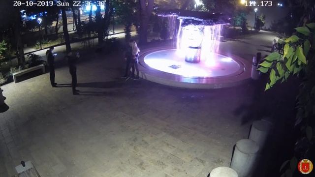 Pretty Blonde Poses at Fountain ... Odessa, Ukraine смотреть онлайн