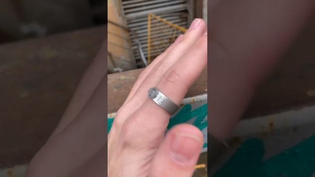 Кольцо Maison Margiela с объемной надписью авито