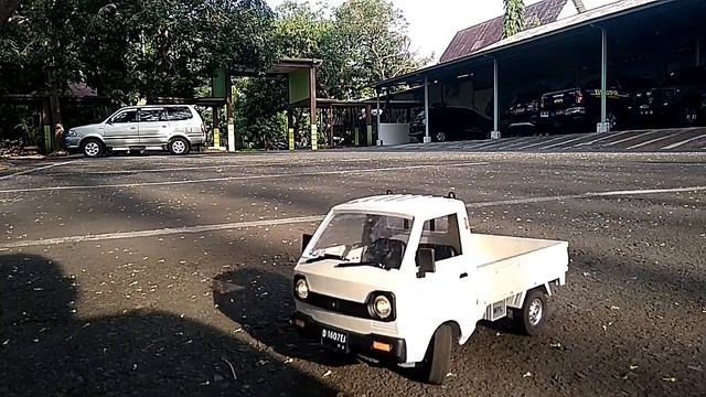 1/10 Mitsubishi Lancer Evolution 6 & Suzuki Carry Pickup fun Driving. смотреть онлайн